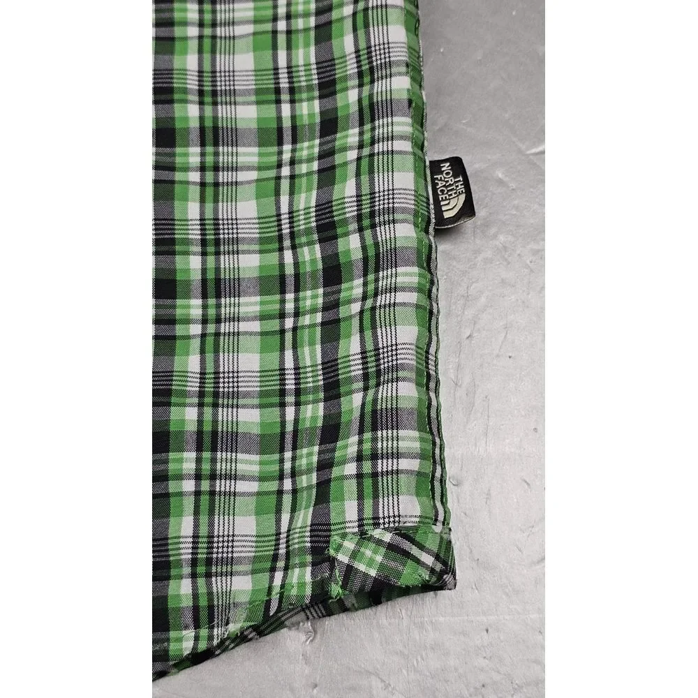 The North Face Button‎ Up Shirt Mens Medium. Green Plaid Polyester Short Sleeve